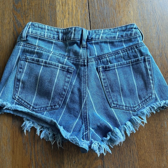 PacSun Blue Striped Jean Shorts Frayed Hemline High Rise Festival Shorts Size 24 - Picture 7 of 11